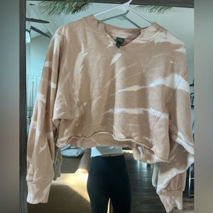 Cropped tie dye pullover